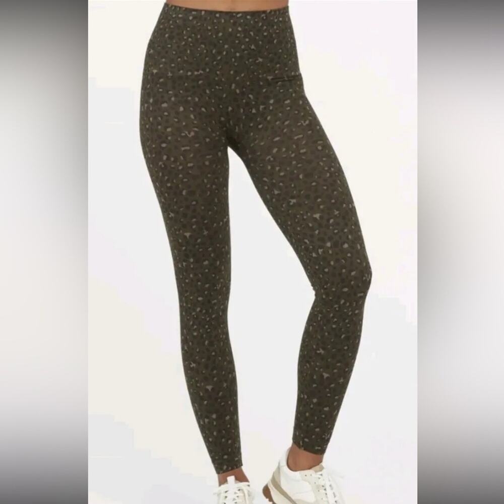Spanx Look At Me Now Seamless Leggings Olive Green Leopard Womens size M